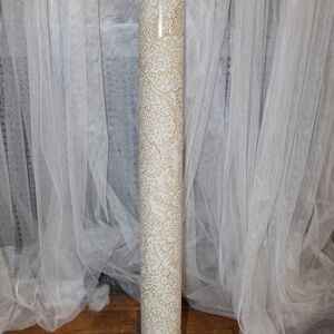 Drop It Modern – Premium Removable Wallpaper Roll – Gold Floral Paisley Pattern